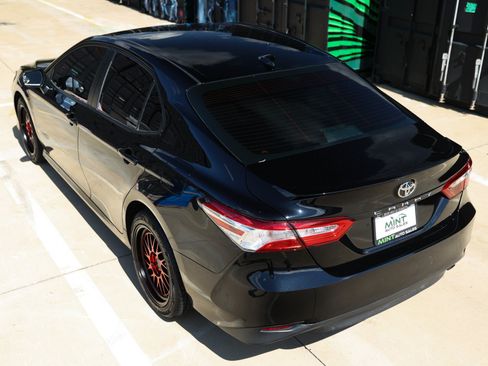Used 2020 Toyota Camry LE FWD image 8