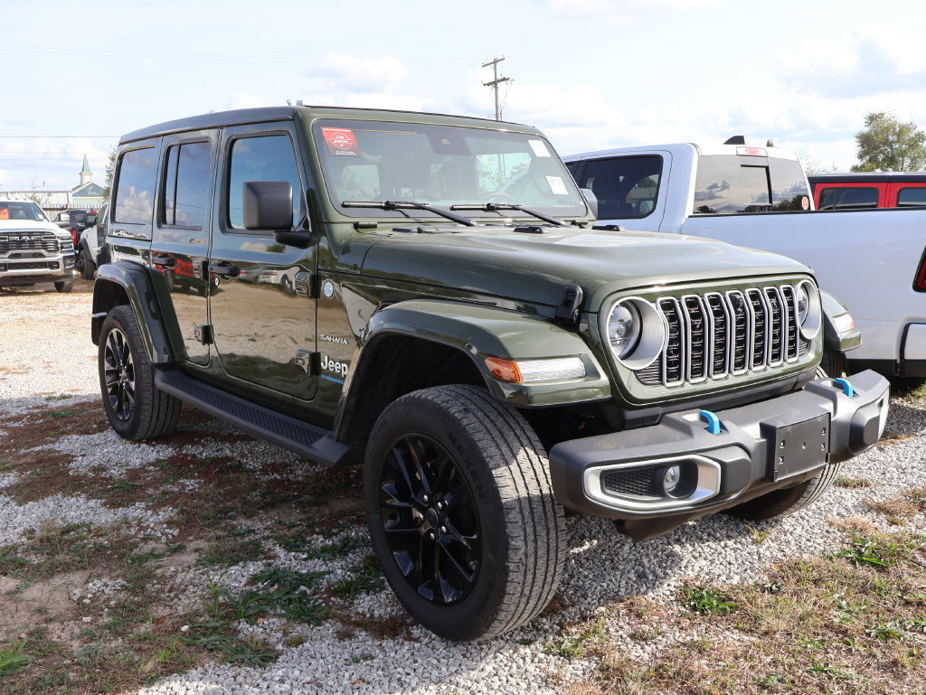 Used 2024 Jeep Wrangler Unlimited Sahara w/ Technology Group AWD/4WD image 12