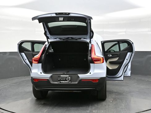 Used 2026 Volvo XC40 B5 Plus AWD/4WD image 43