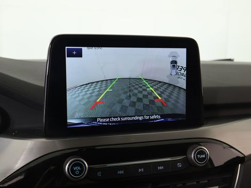Used 2022 Ford Escape Titanium AWD/4WD image 6
