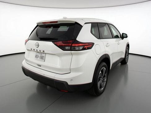 Used 2025 Nissan Rogue SV FWD image 9