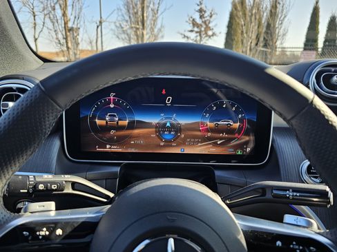 Certified 2025 Mercedes-Benz GLC 300 4MATIC image 37