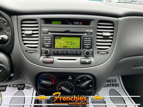 Used 2009 Kia Rio Sedan FWD image 13