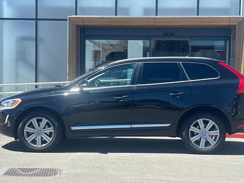 Used 2017 Volvo XC60 T5 Inscription w/ Preferred Option Package FWD image 5