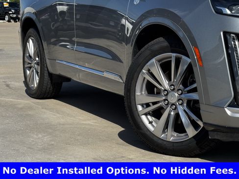 Used 2023 Cadillac XT6 Premium Luxury FWD image 3