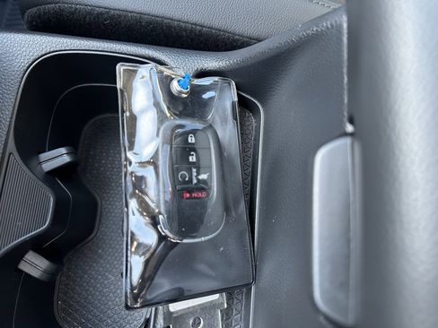 Used 2025 Honda CR-V EX-L image 37