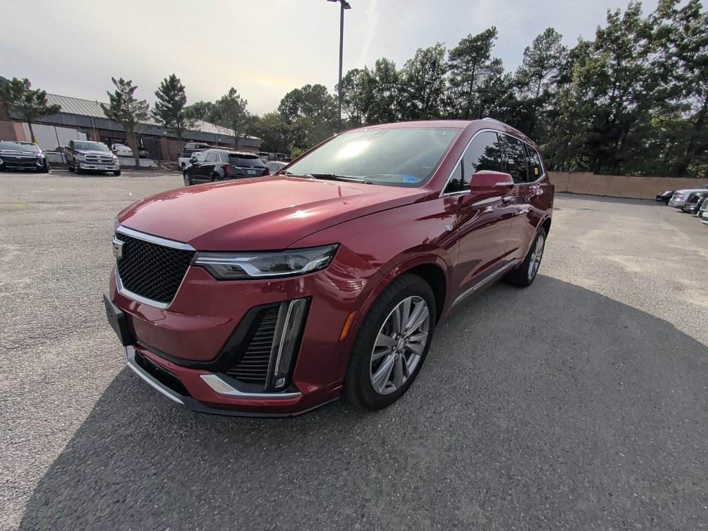 Used 2024 Cadillac XT6 Premium Luxury w/ Technology Package AWD/4WD image 7