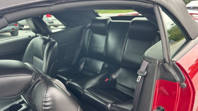 Used 2006 Ford Mustang Convertible RWD image 29