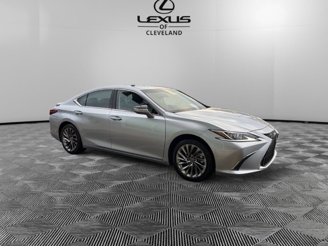 Used 2024 Lexus ES 300h w/ Accessory Package (Z2) FWD image 2