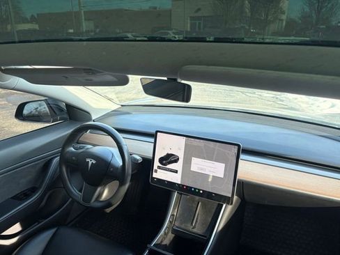 Used 2018 Tesla Model 3 Long Range image 25