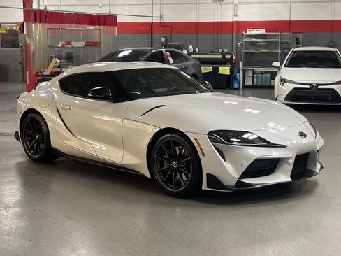 Used 2023 Toyota Supra Premium image 2