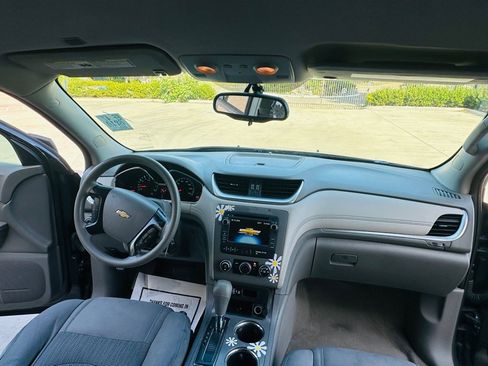Used 2013 Chevrolet Traverse LS FWD image 21