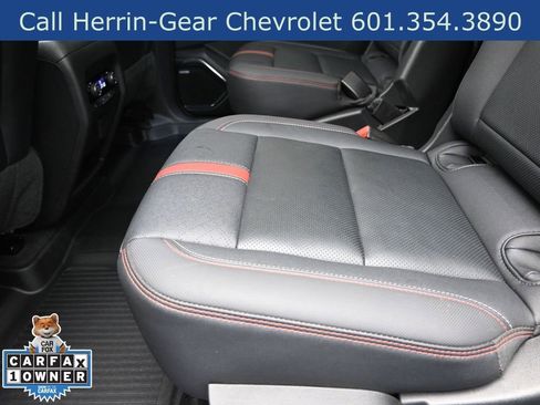 Used 2024 Chevrolet Traverse RS image 16