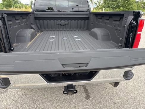 Used 2025 Chevrolet Silverado 2500 LTZ w/ LTZ Plus Package image 16