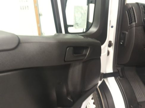 Used 2025 RAM ProMaster 2500 w/ U-Haul Equipment Group FWD image 12