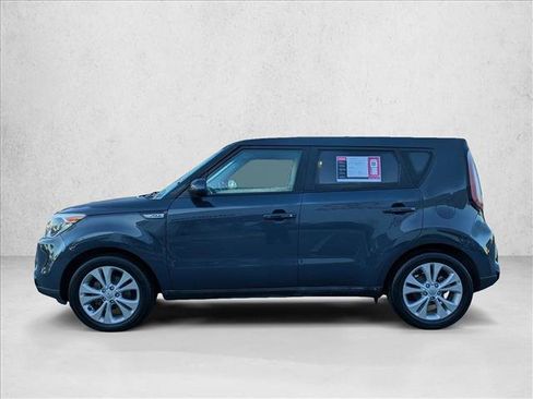 Used 2016 Kia Soul + image 9