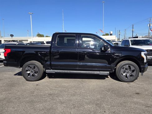 Used 2022 Ford F150 Lightning Lariat w/ Tow Technology Package image 4