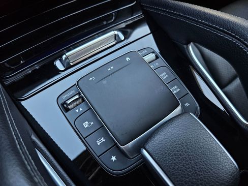 Used 2024 Mercedes-Benz GLE 450e 4MATIC image 40