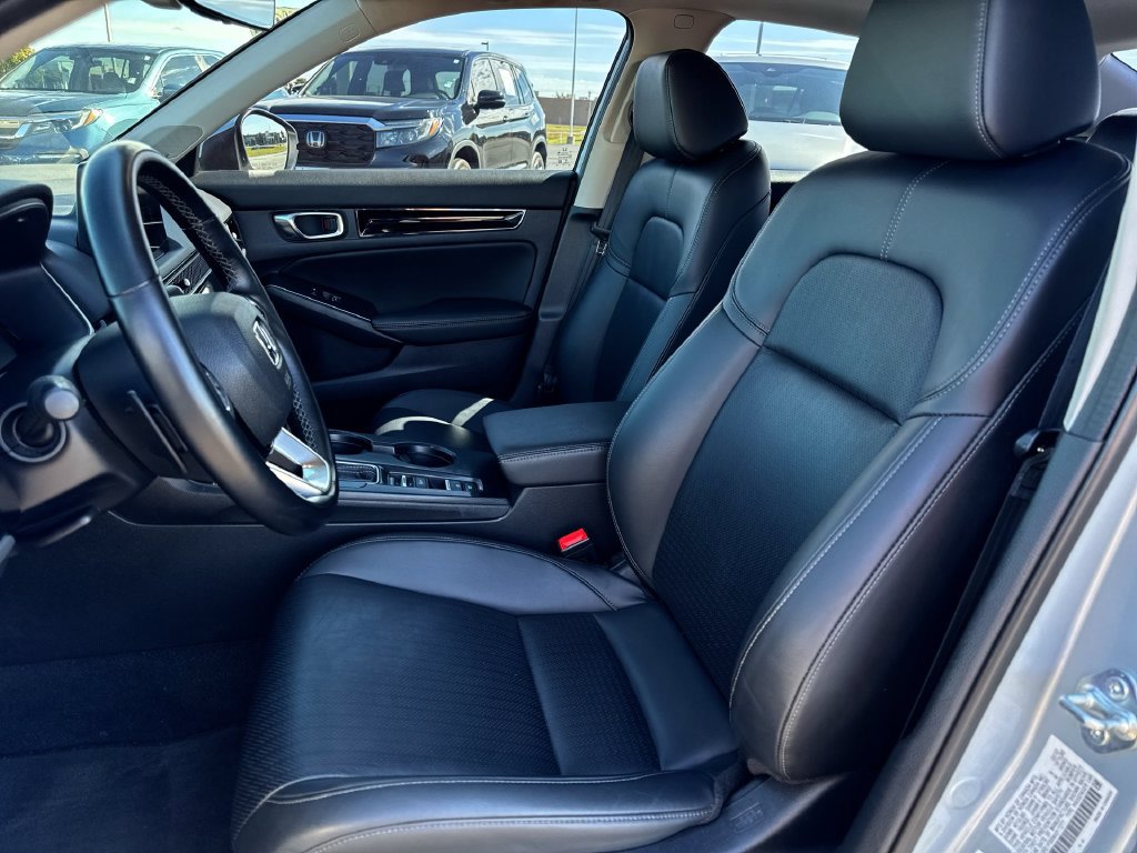 Used 2022 Honda Civic Touring image 11