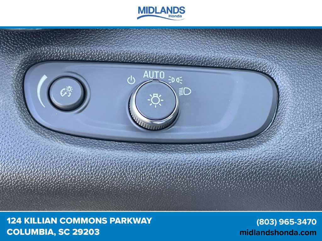 Used 2025 Chevrolet Trax LT FWD image 19