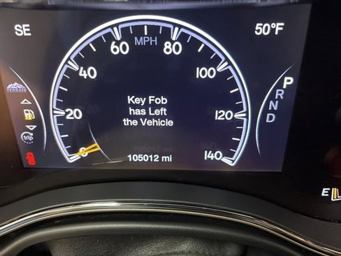 Used 2016 Jeep Grand Cherokee Limited w/ Luxury Group II image 23