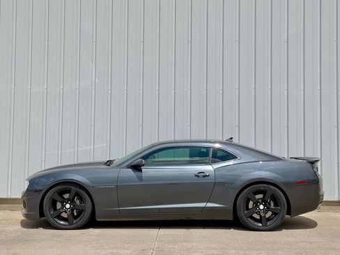 Used 2010 Chevrolet Camaro SS w/ RS Package RWD image 3