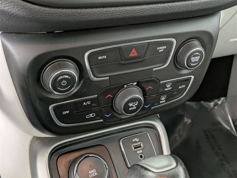 Used 2018 Jeep Compass Latitude w/ Popular Equipment Group image 21