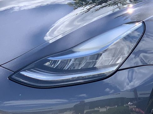 Used 2018 Tesla Model 3 Mid Range RWD image 6