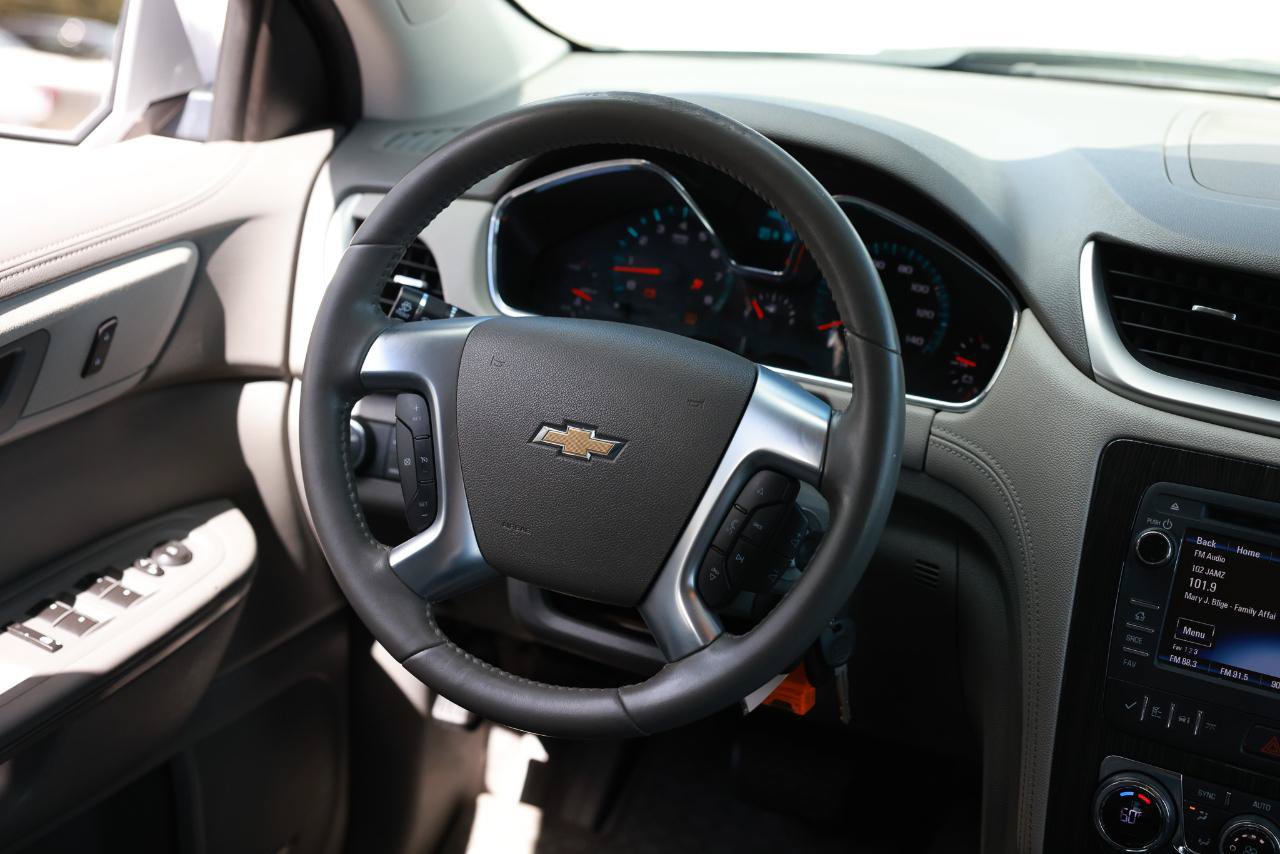 Used 2015 Chevrolet Traverse LT FWD image 33