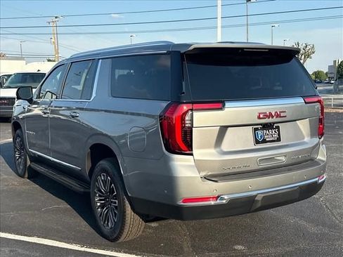 New 2026 GMC Yukon XL Elevation w/ Elevation Premium Package AWD/4WD image 8