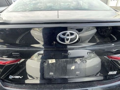 Used 2025 Toyota Camry SE FWD image 9