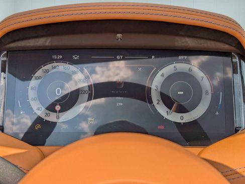 New 2025 Aston Martin DB12 Volante image 17