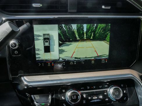 Used 2025 GMC Sierra 2500 Denali w/ Technology Package image 25