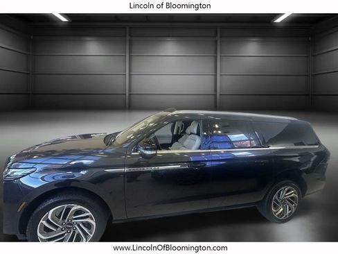 New 2025 Lincoln Navigator L Reserve image 48