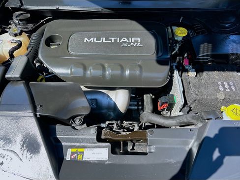 Used 2016 Jeep Cherokee 75th Anniversary image 32