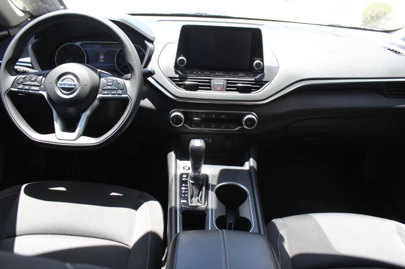 Used 2022 Nissan Altima 2.5 SV FWD image 17
