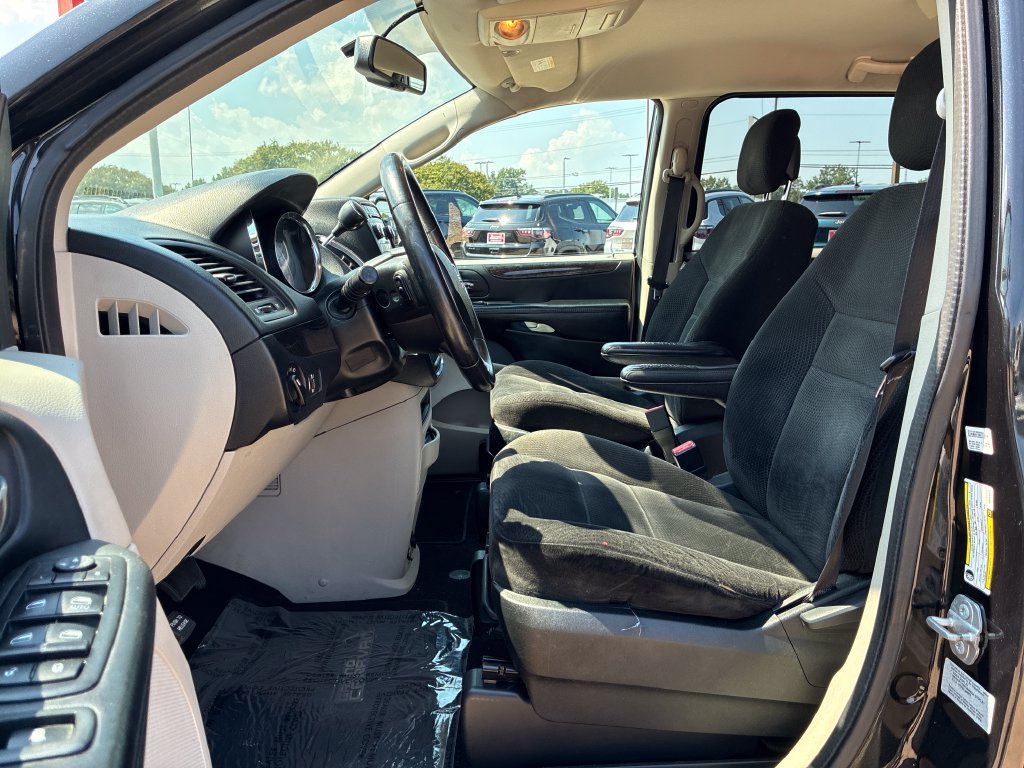 Used 2017 Dodge Grand Caravan SE w/ Power Window Group FWD image 23