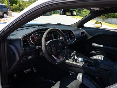 Used 2023 Dodge Challenger SRT Hellcat RWD image 31