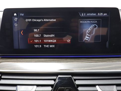 Used 2018 BMW 530e xDrive image 10