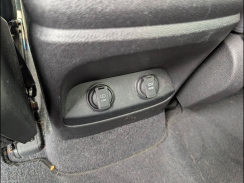 Used 2016 Kia Sorento FWD image 17