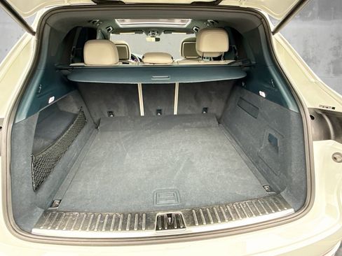 Used 2019 Porsche Cayenne S image 28