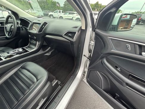 Used 2019 Ford Edge SEL w/ Equipment Group 201A FWD image 29