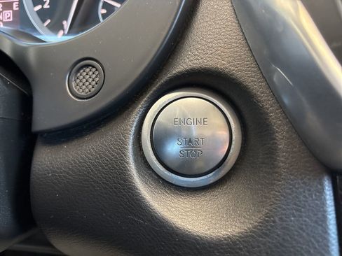 Used 2019 INFINITI QX30 LUXE image 26