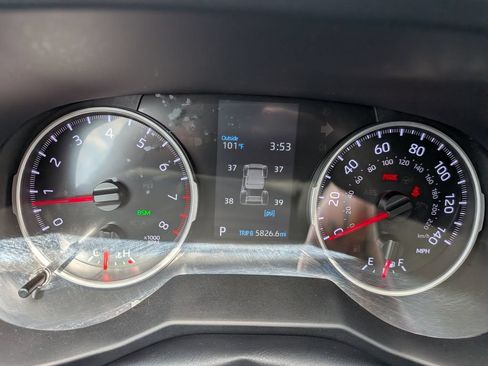 Used 2022 Toyota RAV4 XLE w/ Convenience Package FWD image 16