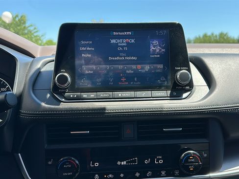 Certified 2023 Nissan Rogue SV w/ SV Premium B Package AWD/4WD image 18