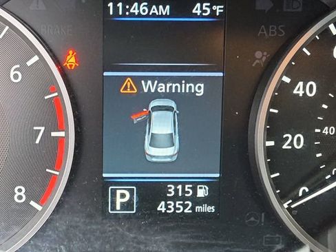 Used 2025 Nissan Sentra S FWD image 16