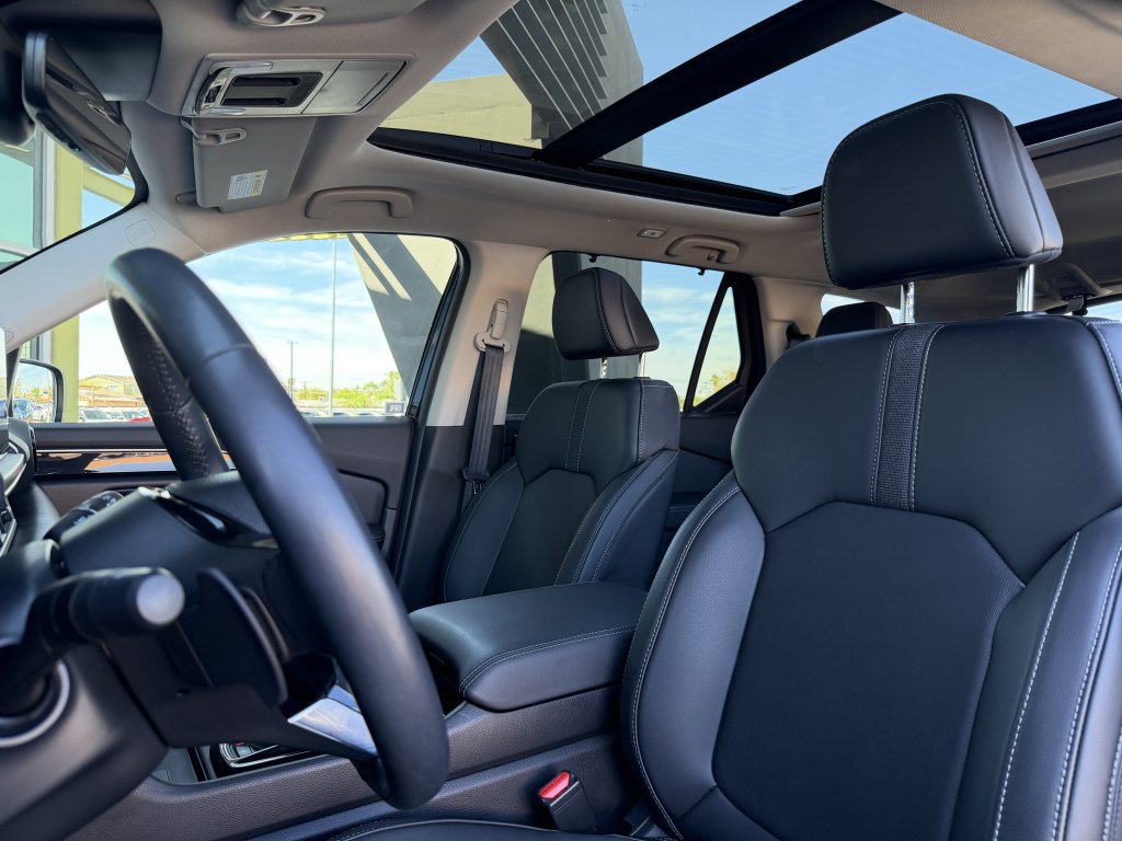 Used 2025 Honda Pilot Touring image 33
