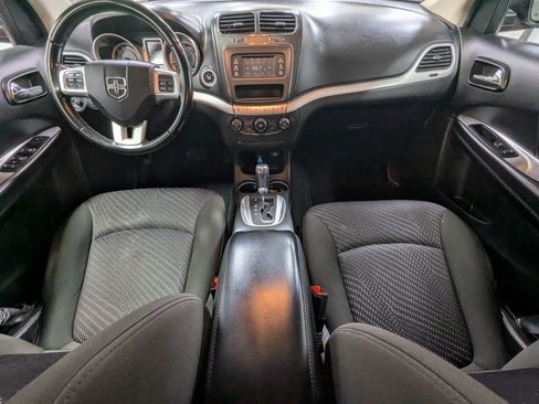 Used 2019 Dodge Journey SE w/ Connectivity Group FWD image 21