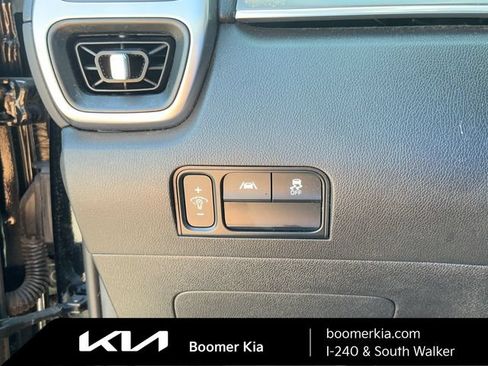 Certified 2023 Kia Sorento S w/ Panoramic Sunroof Package FWD image 19