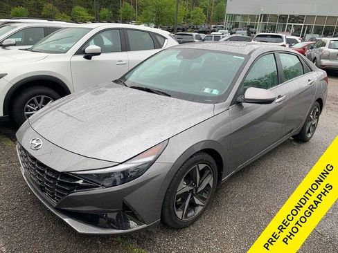Certified 2023 Hyundai Elantra Limited w/ Preferred Accessory Package FWD image 1